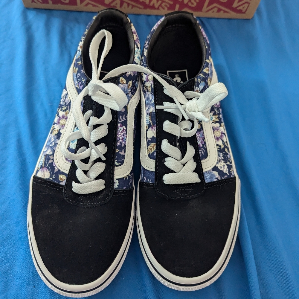 Girls Vans 2.5 New In Box